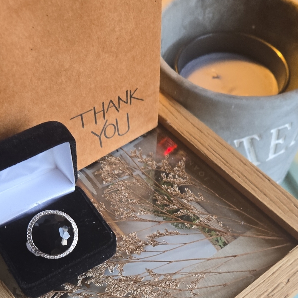 Elegant Black and Silver Women's Ring